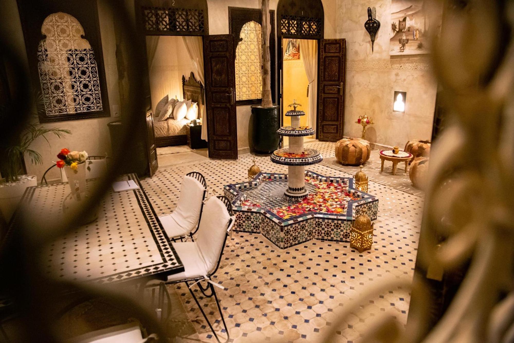 Dar Zomorod Guest house *