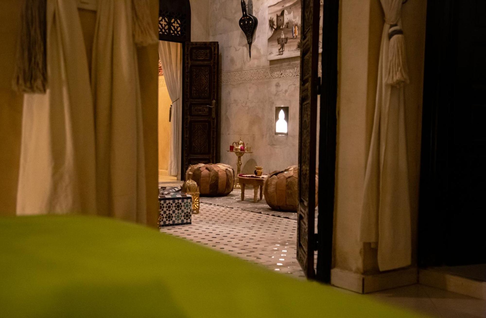 Dar Zomorod Guest house *