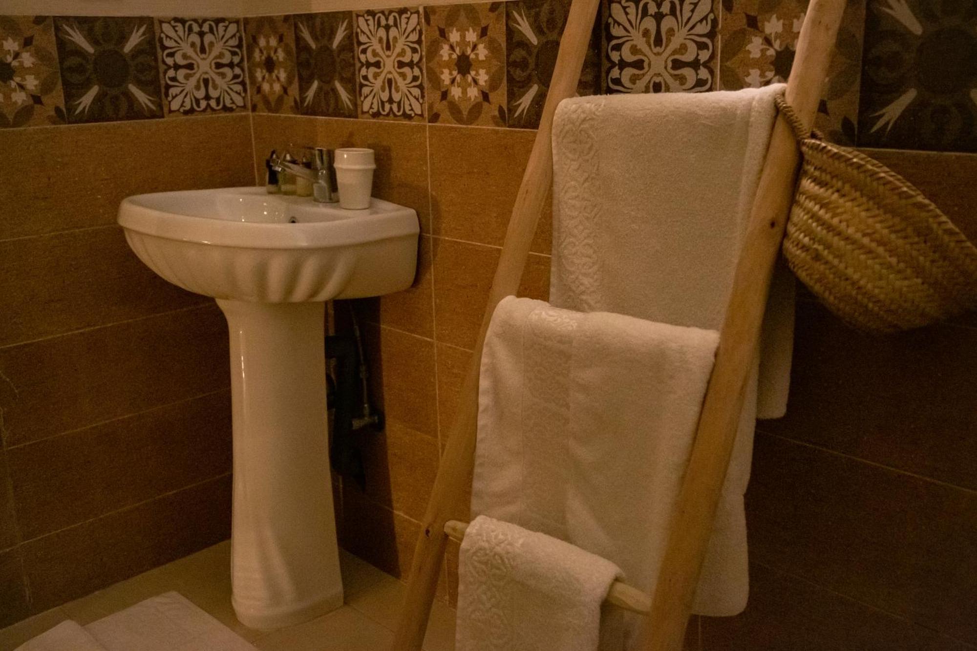 Dar Zomorod Guest house