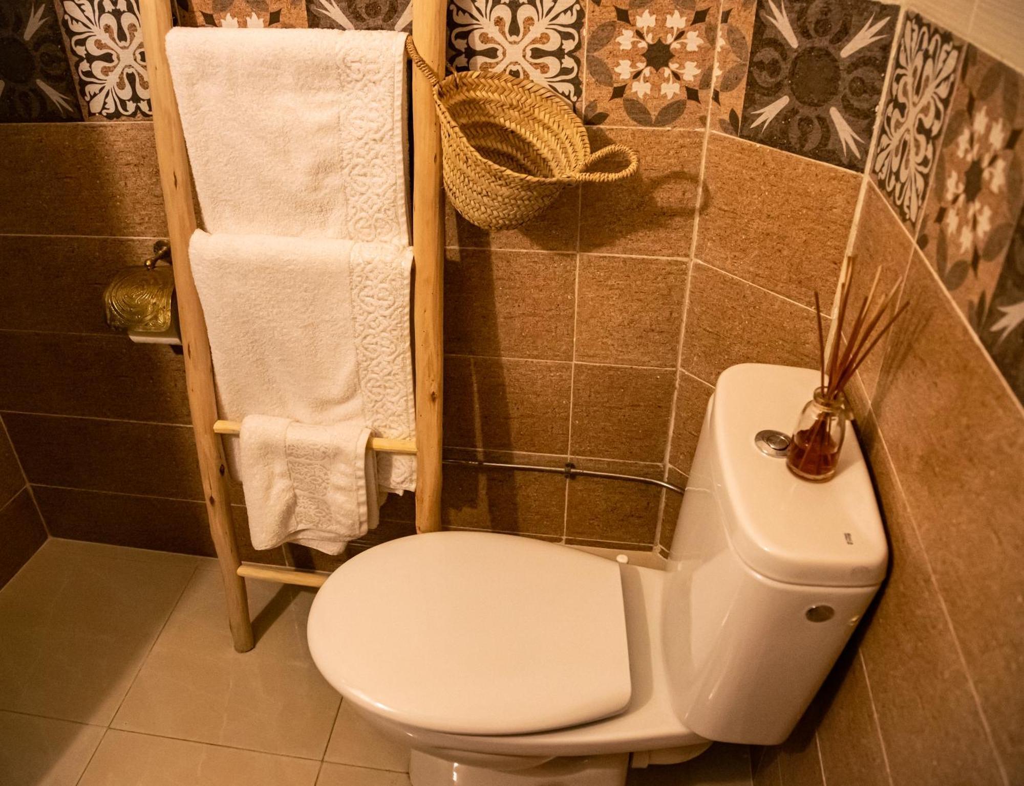 Dar Zomorod Guest house *