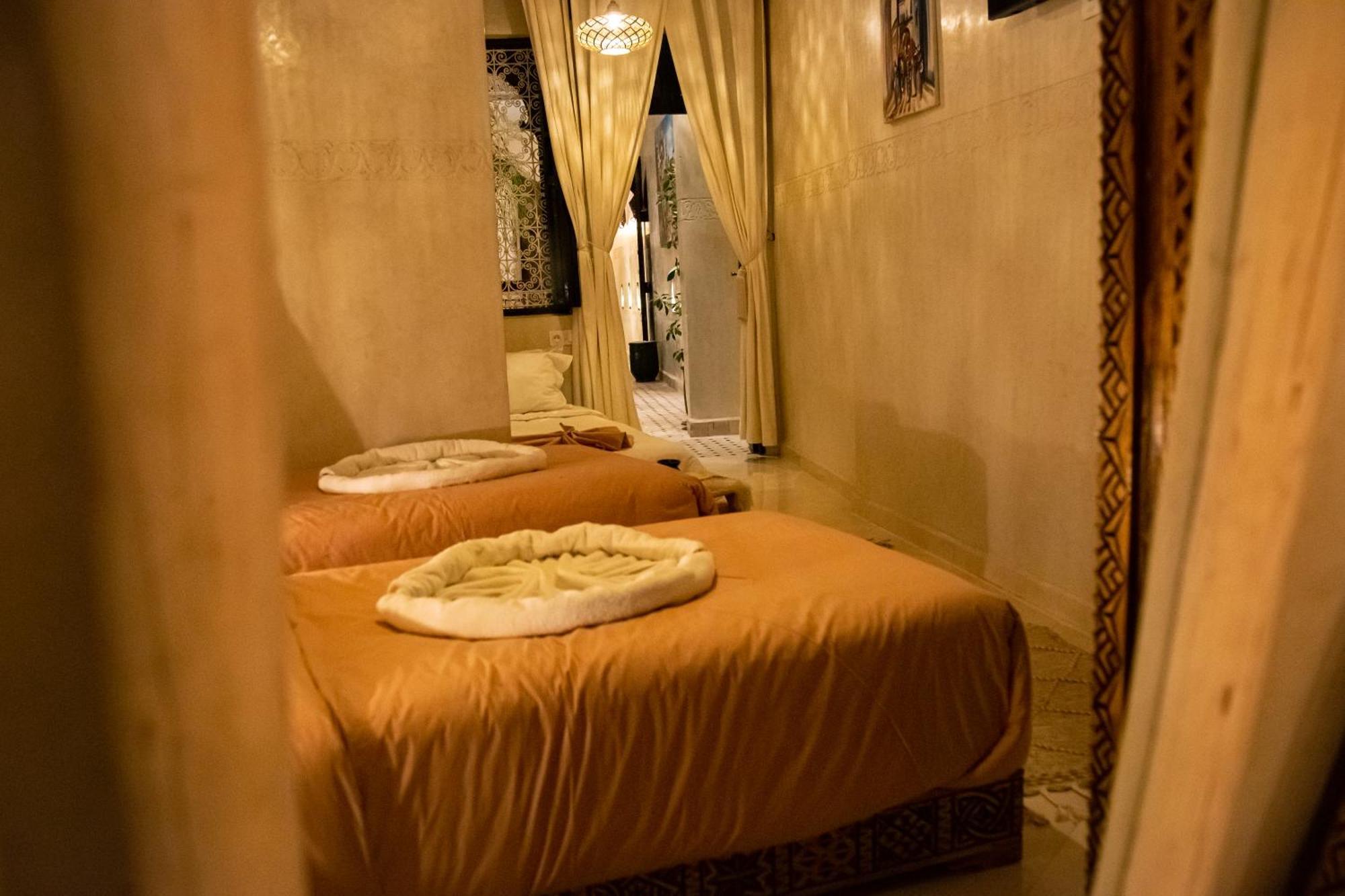 Dar Zomorod Guest house